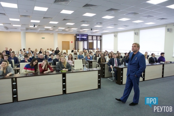 Космонавт Максим Сураев сделал в Реутове важное заявление. Герой России, лётчик-космонавт не исключил, что может вновь отправиться в космическую экспедицию. ПроРеутов