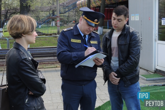 Городок аттракционов в Центральном парке Реутова не готов к летнему сезону. Инспекторы Госадмтехнадзора выявили у арендатора ряд нарушений правил благоустройства. ПроРеутов
