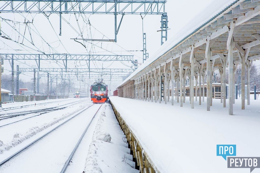 Электричка нижегородская реутов сегодня. Балашиха станция электрички. Реутов электричка. Станция Реутов. Электрички Реутово Балашиха.